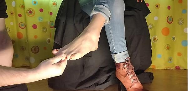  Adorable Girl Demonstrating Sexy Feet - Fetish